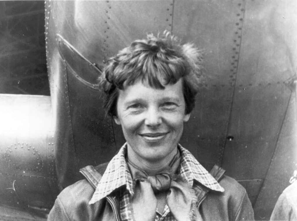 Amelia Earhart-Escuela de Aviadores